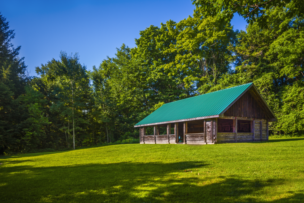 Scanlon Creek North Pavilion invites visitors to gather, relax and connect with the beautiful natural surroundings and greenspace.